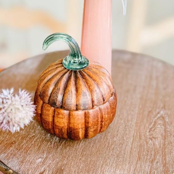 Wooden gourmand bourbon & pumpkin glass candle - Picture 2 of 10